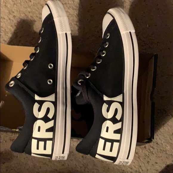 Sneakers - Picture 2 of 5